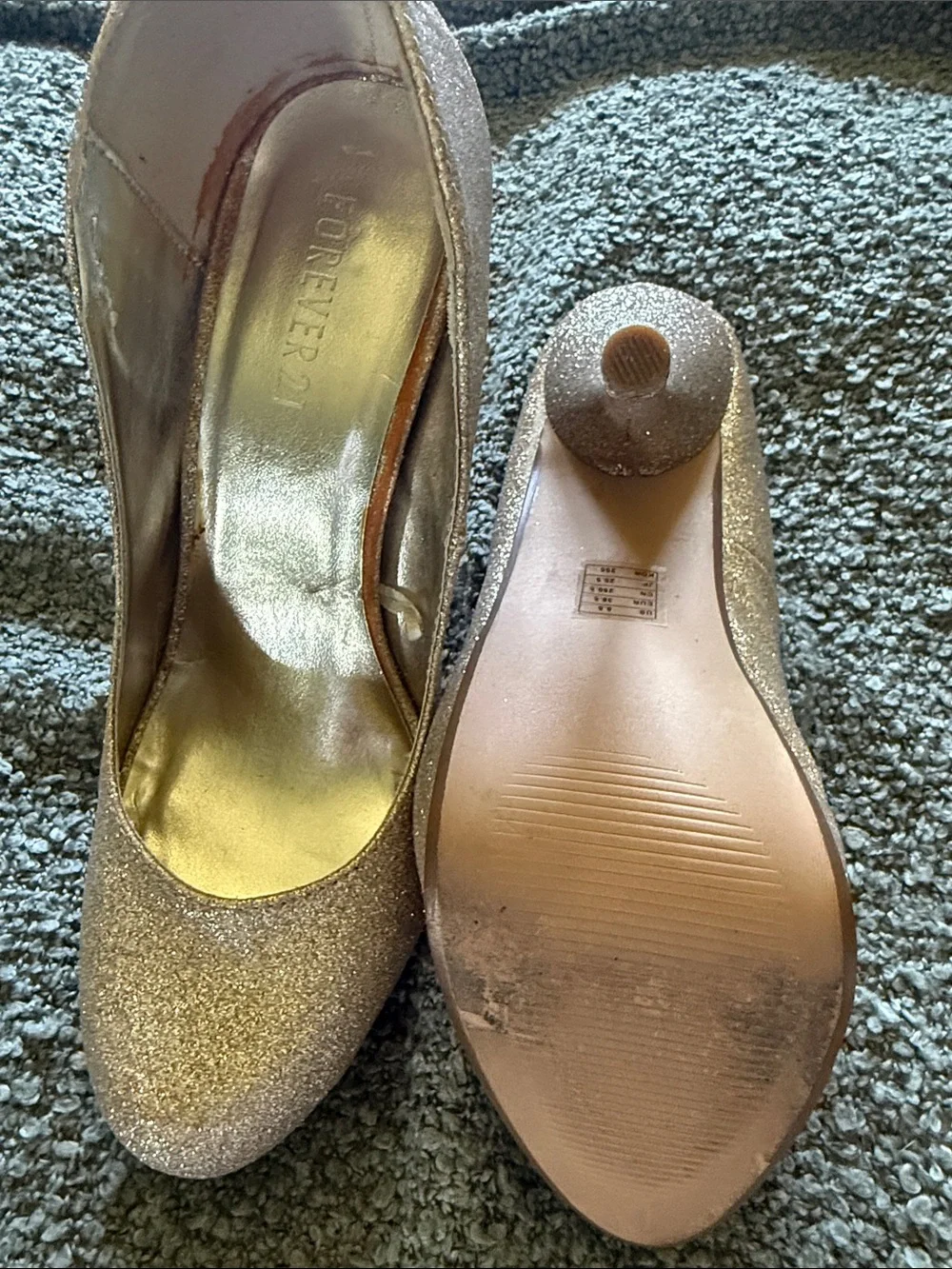 Forever 21 Glitter Platform Pumps in Gold